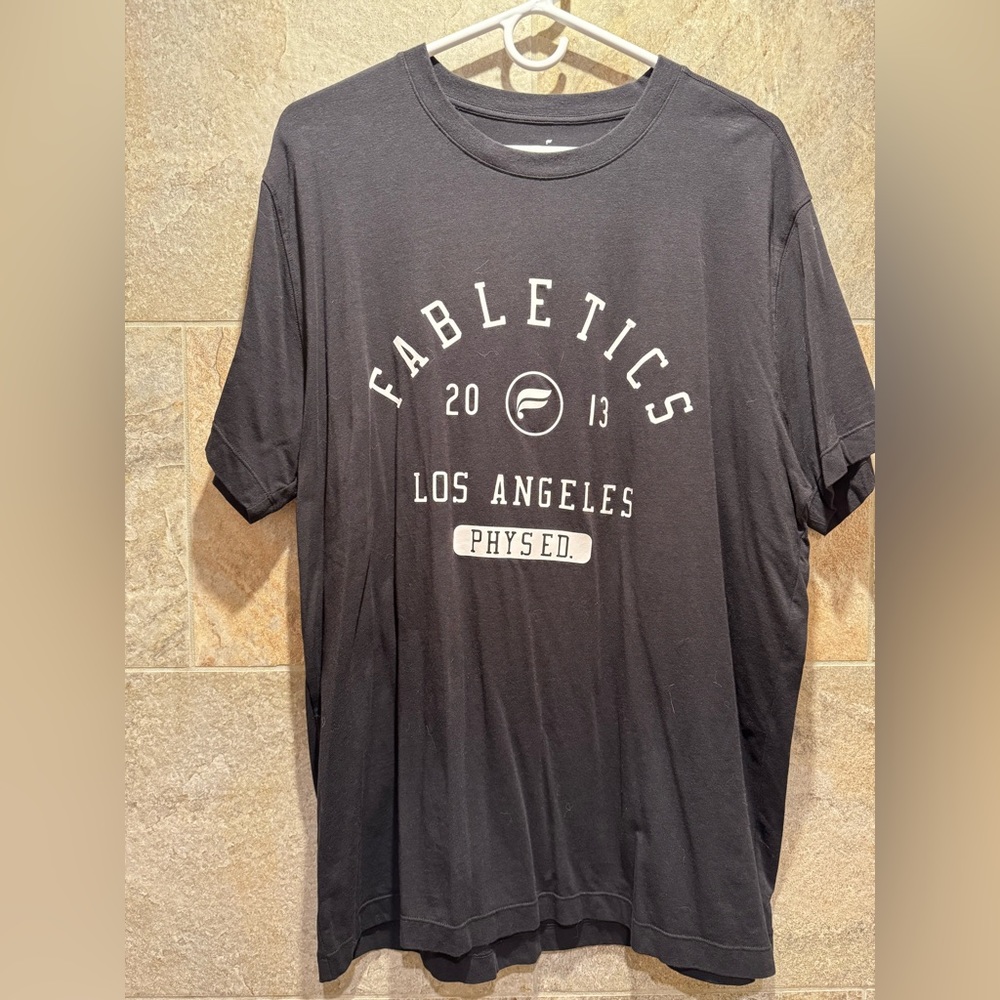 Fabletics Men’s XL T Shirt